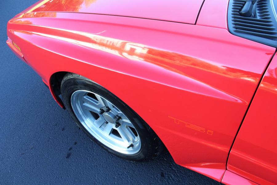 Детали экстерьера Chrysler Conquest TSi 1987 года  (фото 36 из 137)